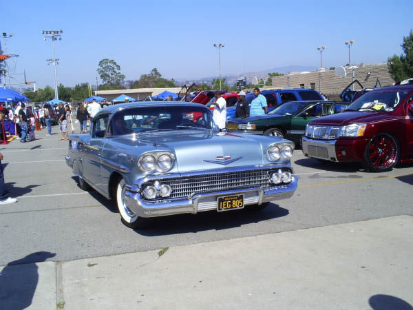 TUSTIN  HIGH SCHOOL  4-1-07 046